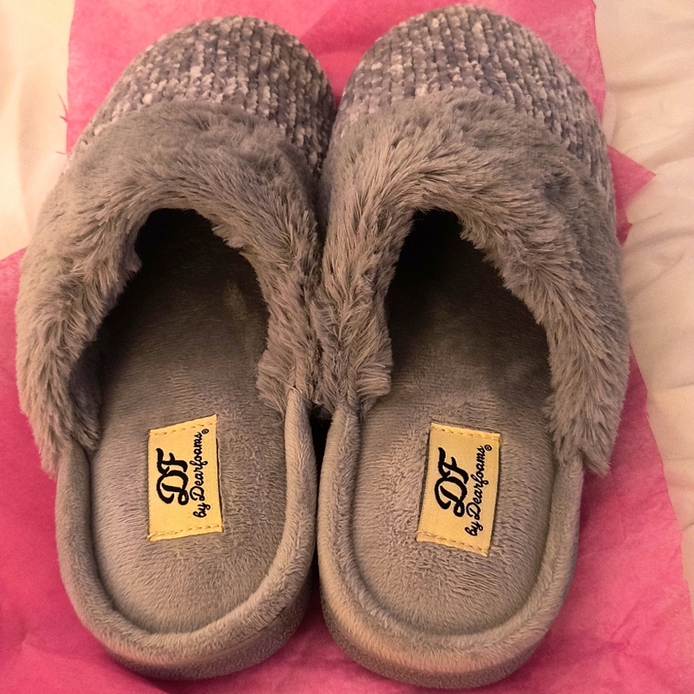 Dearfoams NWOT Gray Slippers Size 7/8 - Picture 2 of 6